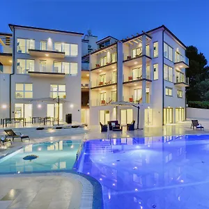 4* Szálloda - & Restaurant